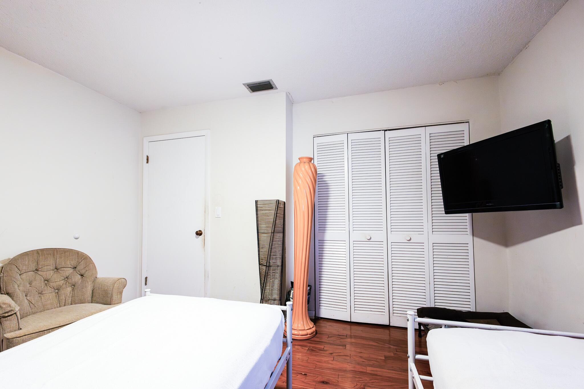 DELRAY SHORES FIRST ADD - Residential