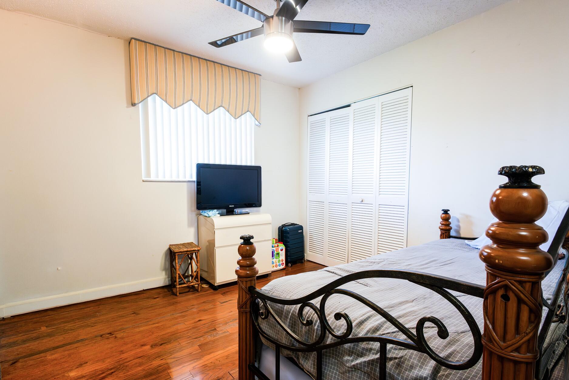 DELRAY SHORES FIRST ADD - Residential