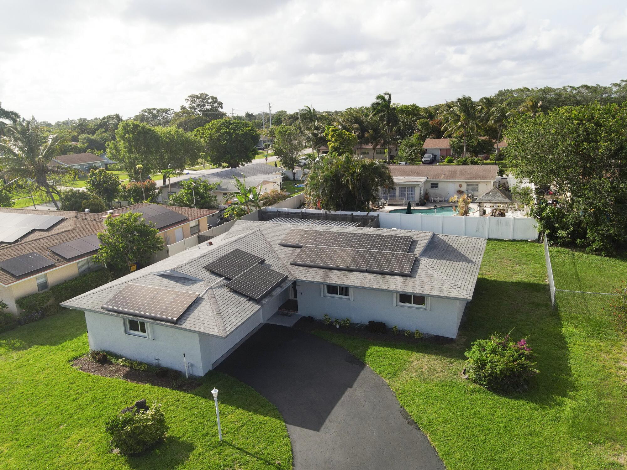 DELRAY SHORES FIRST ADD - Residential