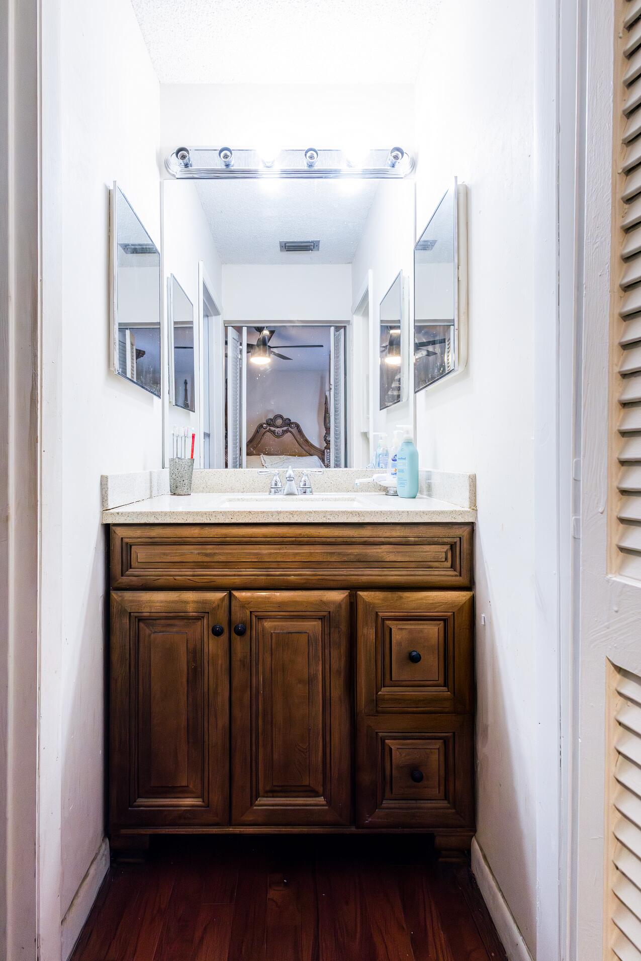 DELRAY SHORES FIRST ADD - Residential