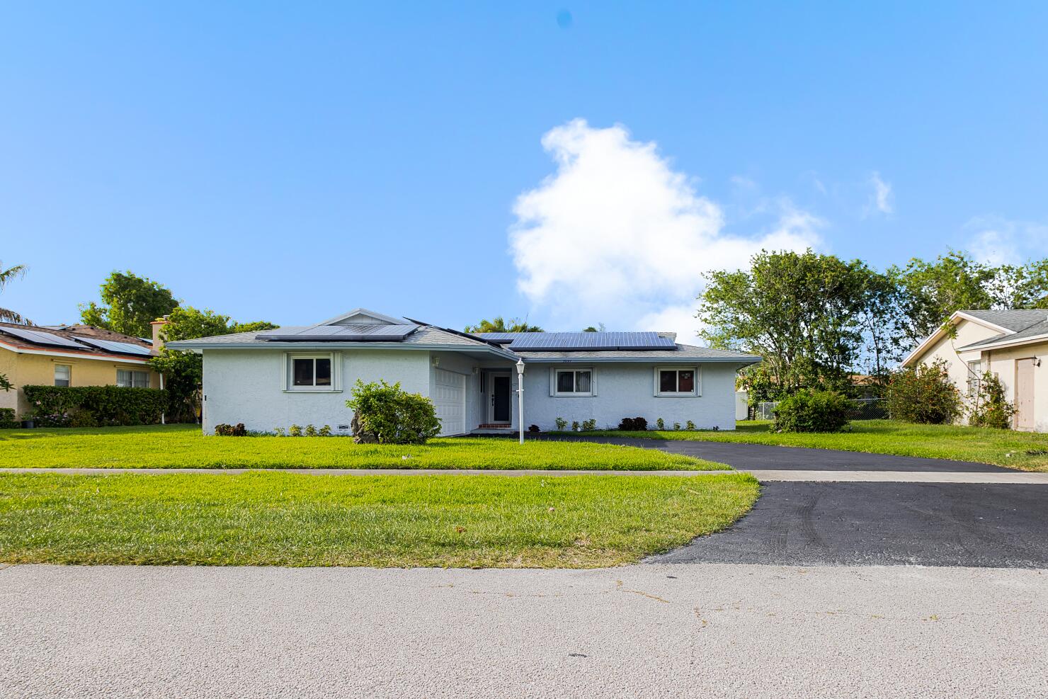 3097 Dolphin Drive