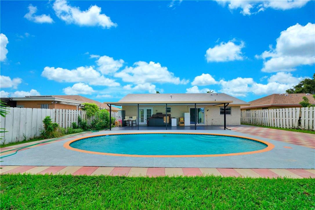 NORTH LAUDERDALE VILLAGE - Residential