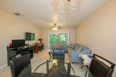 A home in Lauderdale Lakes