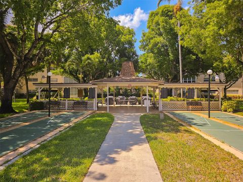 A home in Lauderdale Lakes