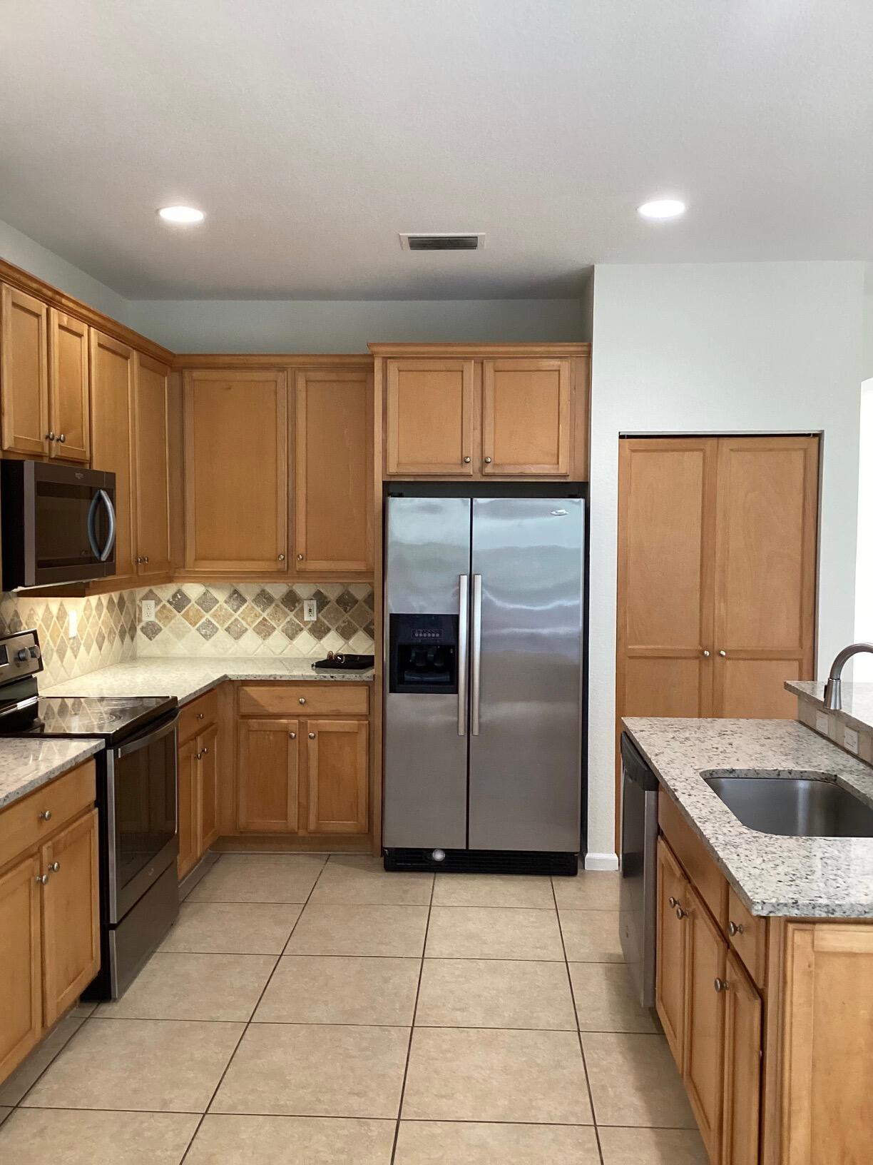 NAUTICA ISLES 2 - Residential Lease