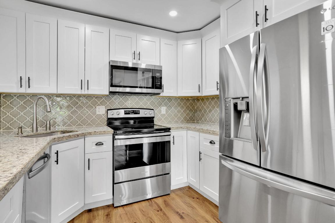 BAYWOOD VILLAGE - Residential