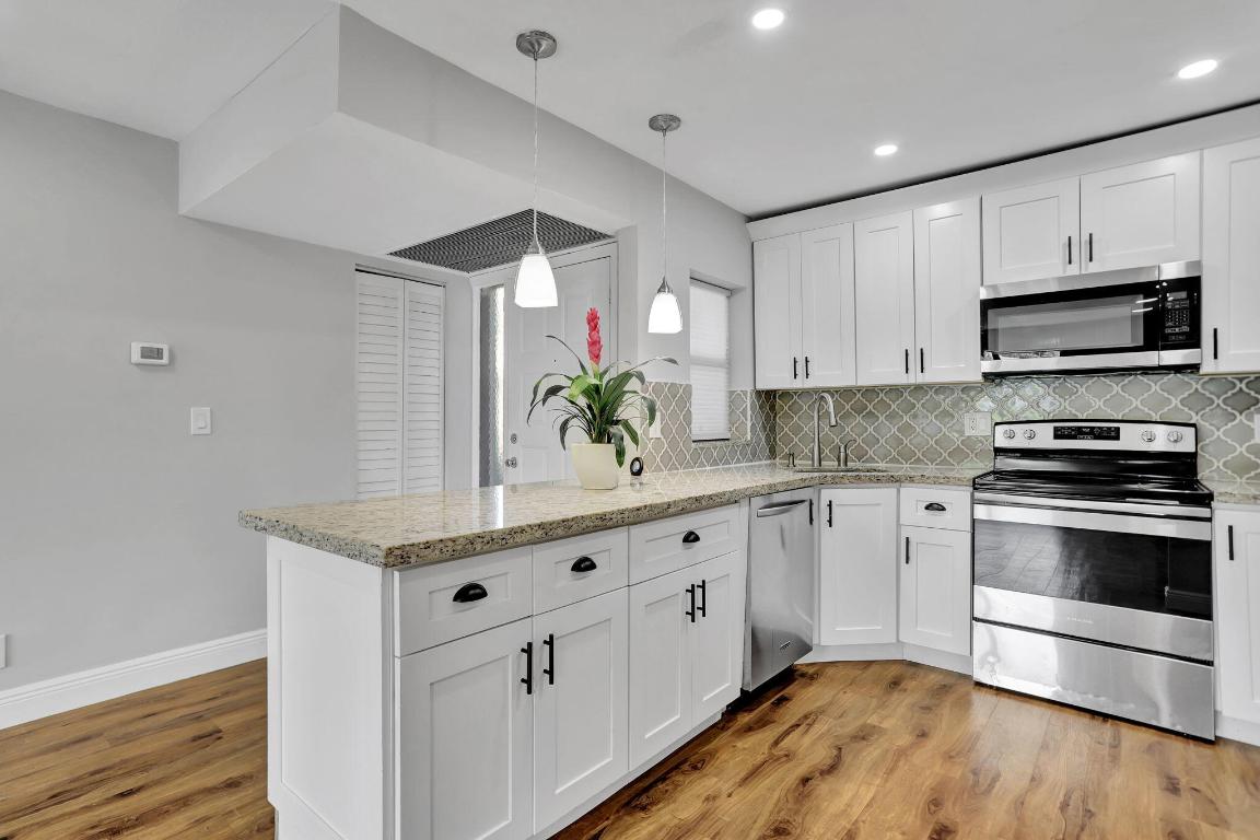 BAYWOOD VILLAGE - Residential