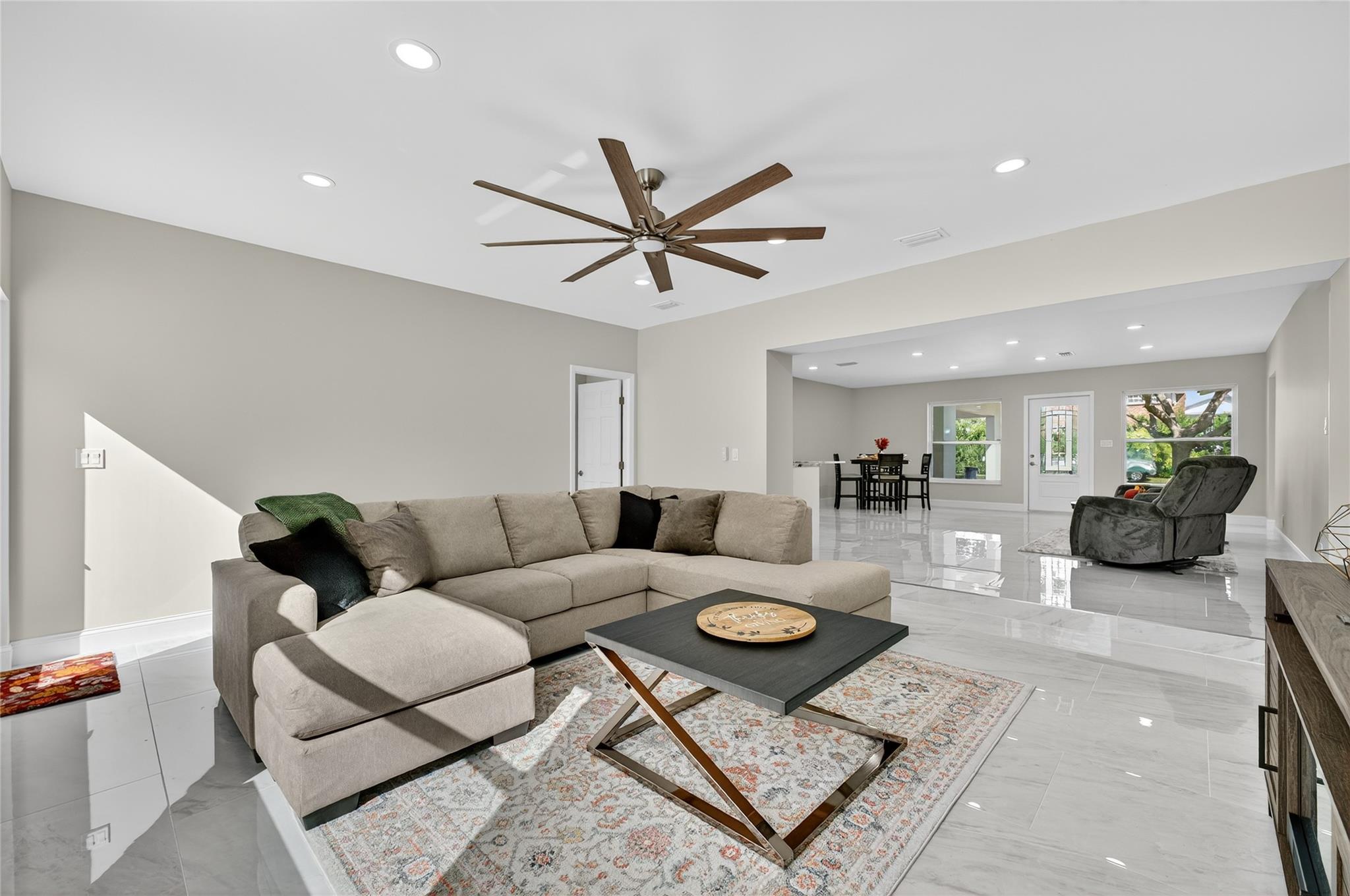 East Haven 21-39 B - Residential