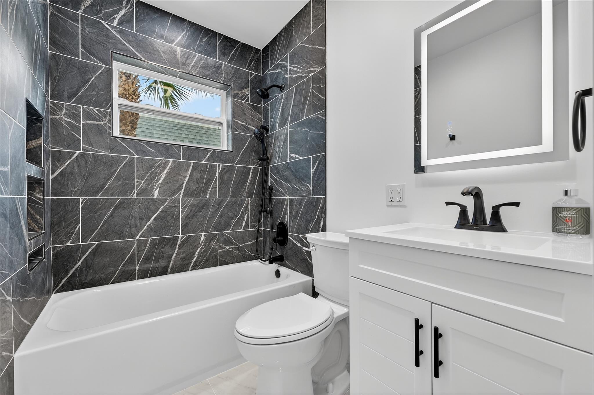 East Haven 21-39 B - Residential