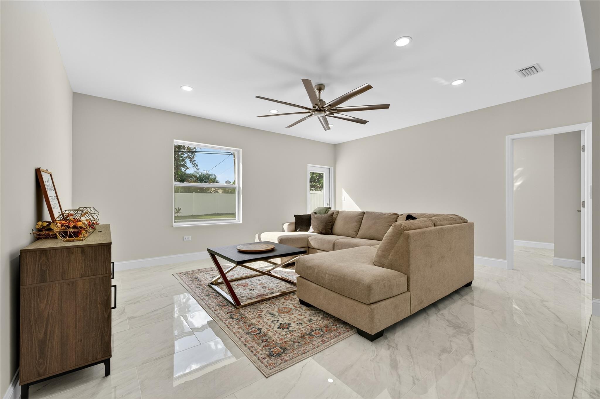 East Haven 21-39 B - Residential