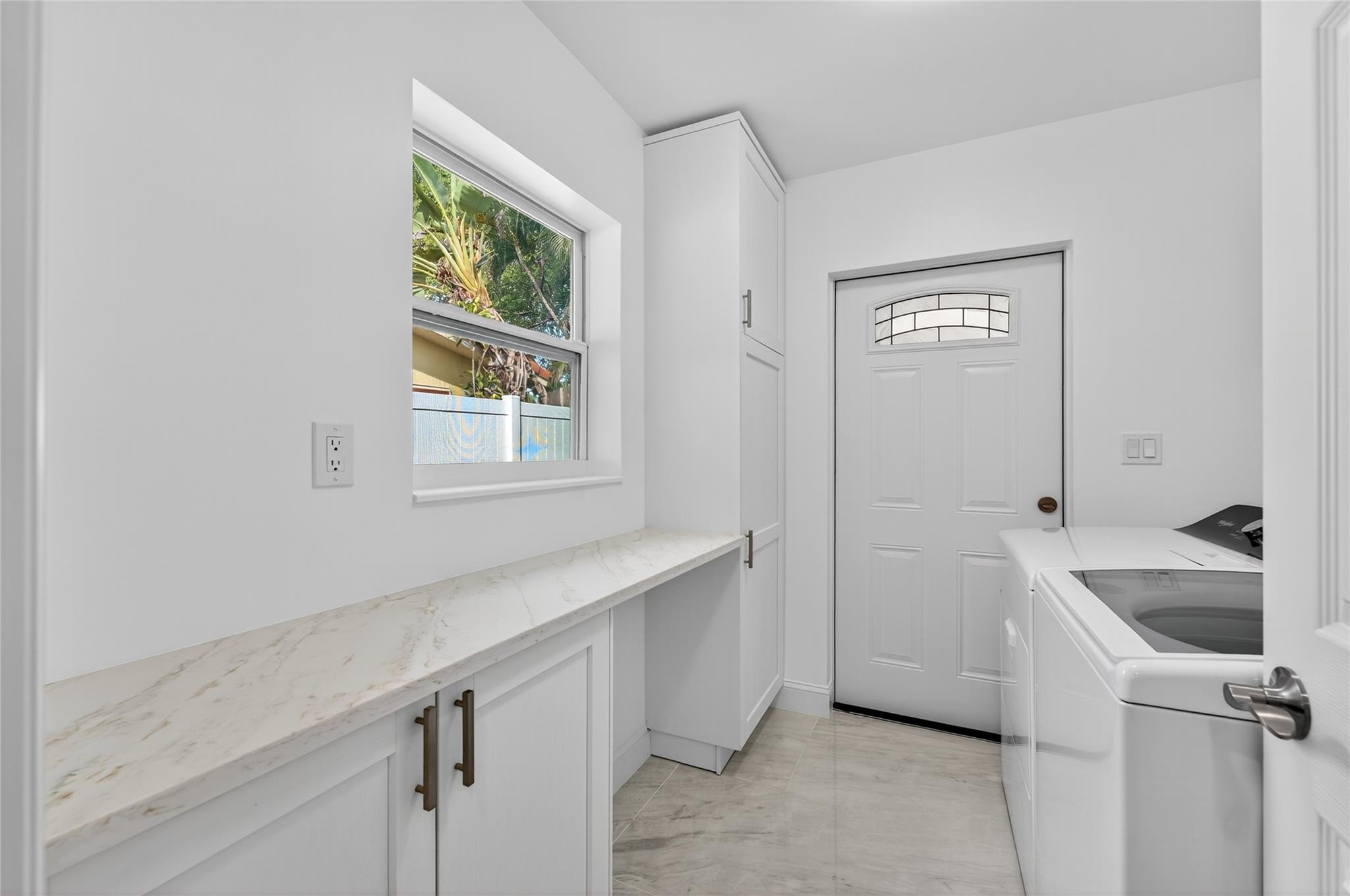 East Haven 21-39 B - Residential