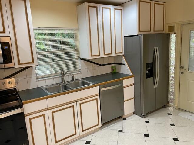 GREENVIEW SHORES - Residential Lease