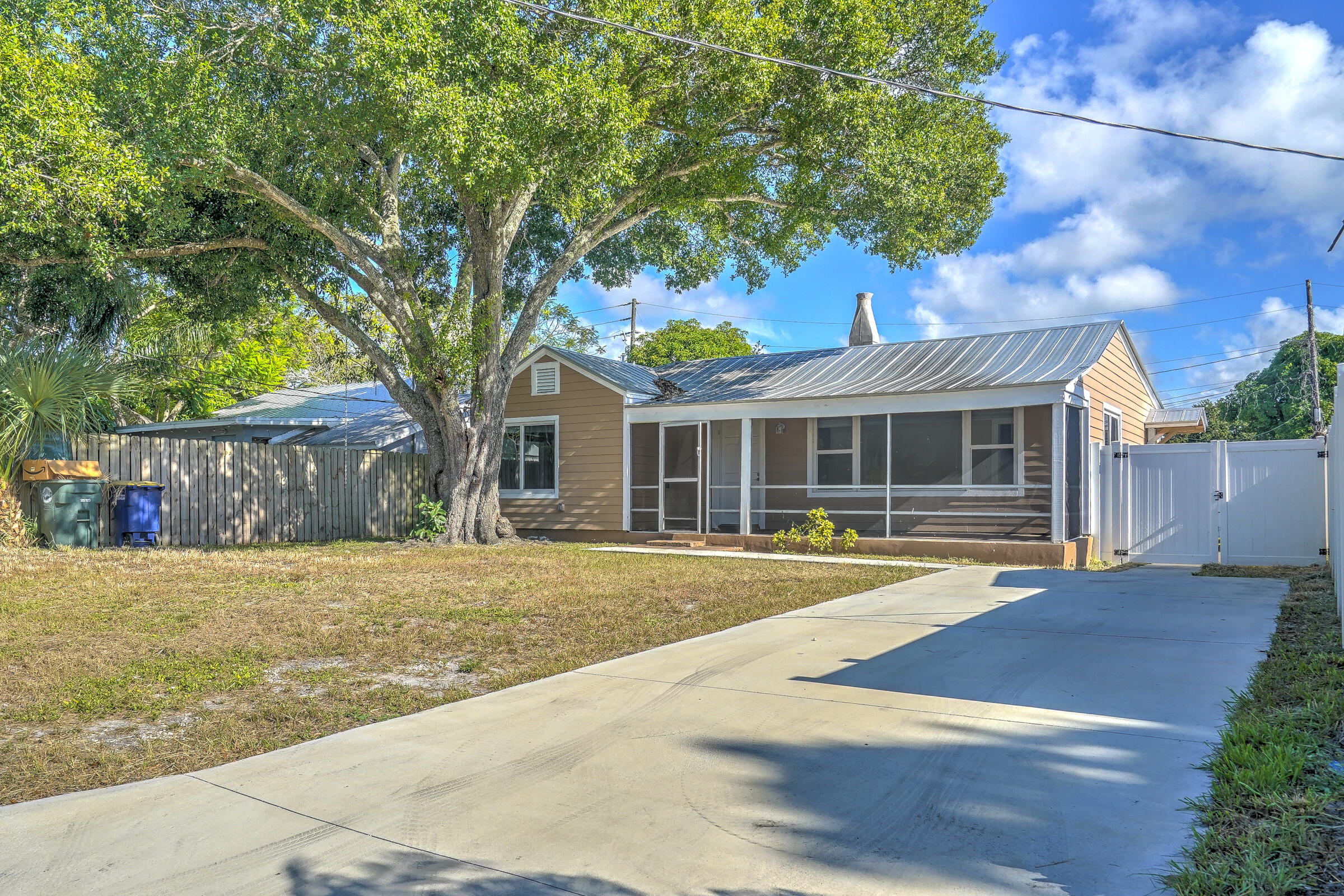 The #1 rule of real estate? LOCATION! This 3 bedroom 1 bath hidden gem is just 5 minutes from Indian River State College and the Historic Fort Pierce Downtown and Waterfront! It also serves as the perfect midpoint from Orlando to Miami. With this property, you'll enjoy NO HOA and an ENORMOUS, fully fenced back yard. Store your water toys, drop in a custom pool, build another unit, or all the above! This house boasts a newer metal roof and upgraded appliances too. Plus you're 10 minutes from I-95 and major shopping. Ready to scoot? Let's get moving!