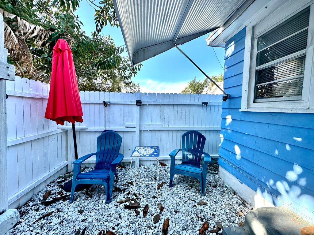Photo of 713 N Federal Highway #2, Lake Worth Beach, FL 33460 (MLS # R11115090)