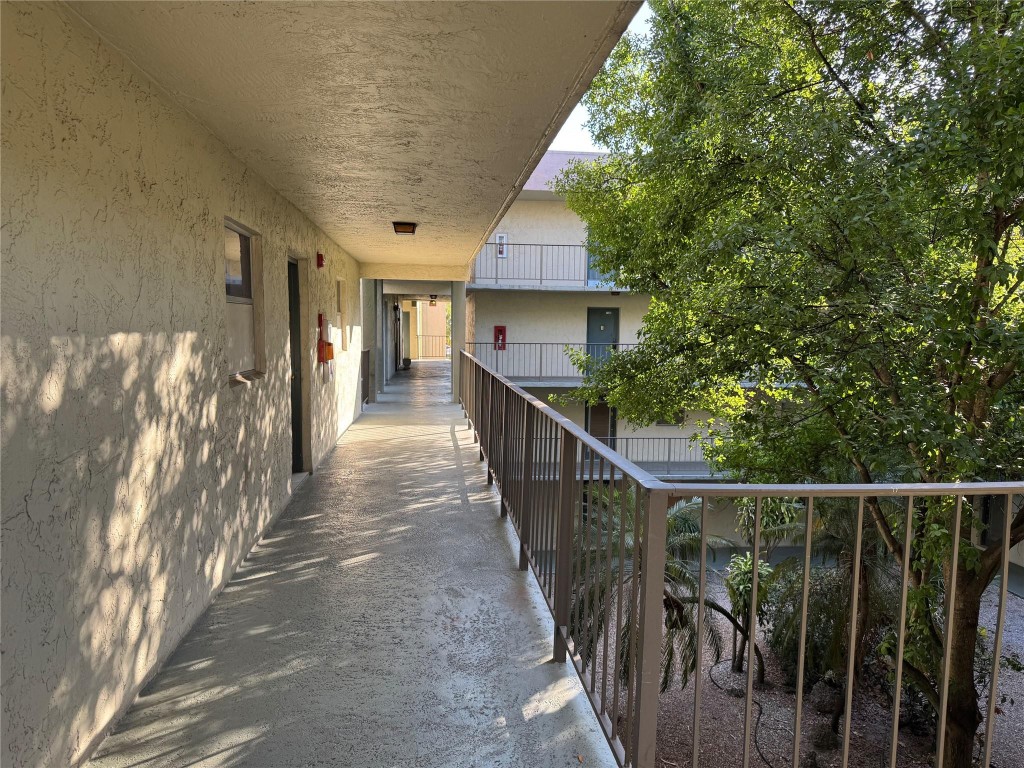 COURTYARDS OF BROWARD - Residential