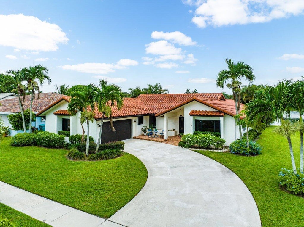 Photo of 2639 SW 23rd Cranbrook Court, Boynton Beach, FL 33436 (MLS # R11006767)