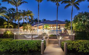 ADMIRALS COVE - Residential