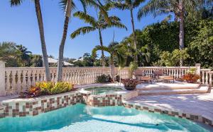 ADMIRALS COVE - Residential