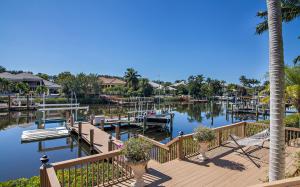 ADMIRALS COVE - Residential
