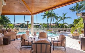 ADMIRALS COVE - Residential