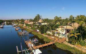 ADMIRALS COVE - Residential