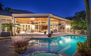 ADMIRALS COVE - Residential