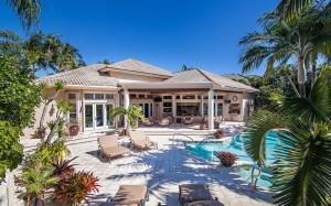 ADMIRALS COVE - Residential