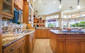 ADMIRALS COVE - Residential