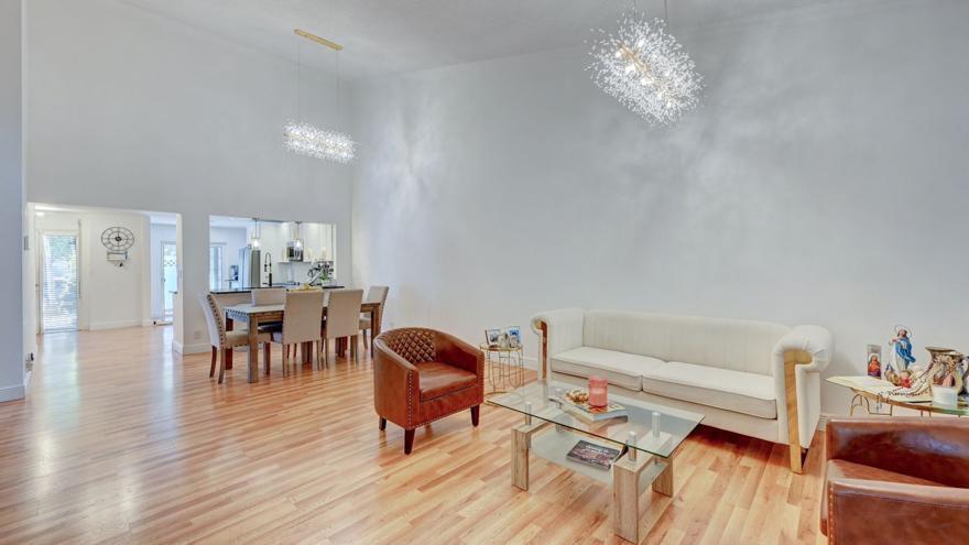 CANARY PALM CLUB - Residential