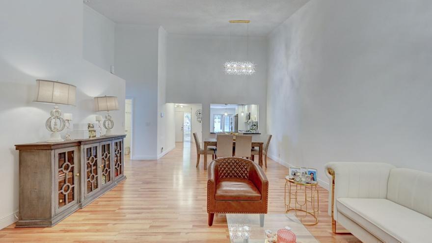 CANARY PALM CLUB - Residential