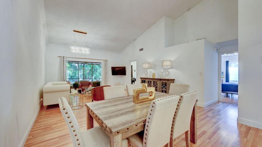 CANARY PALM CLUB - Residential