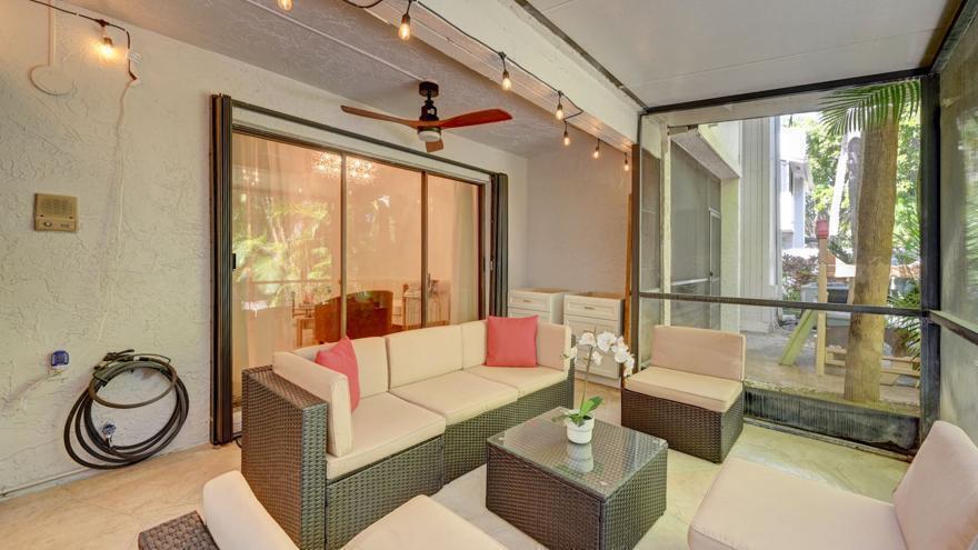 CANARY PALM CLUB - Residential