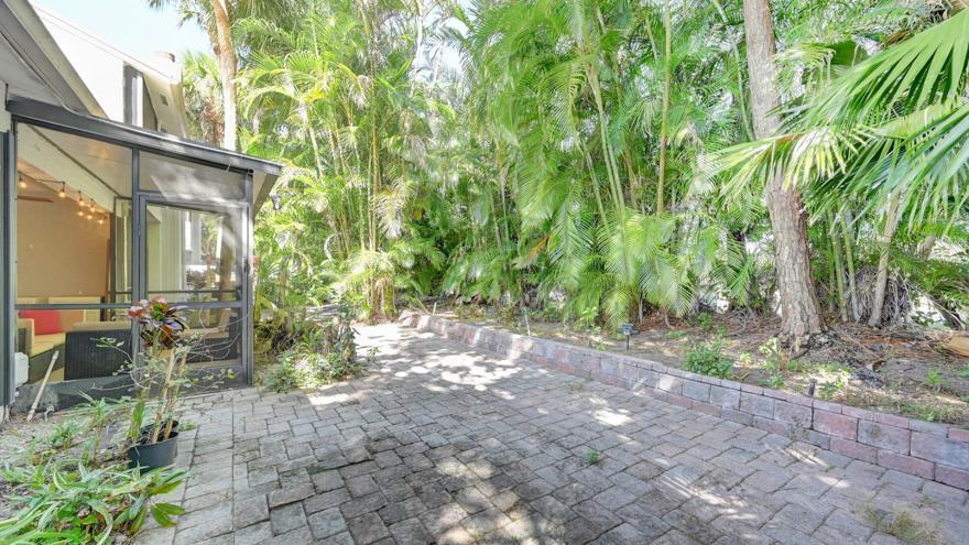 CANARY PALM CLUB - Residential