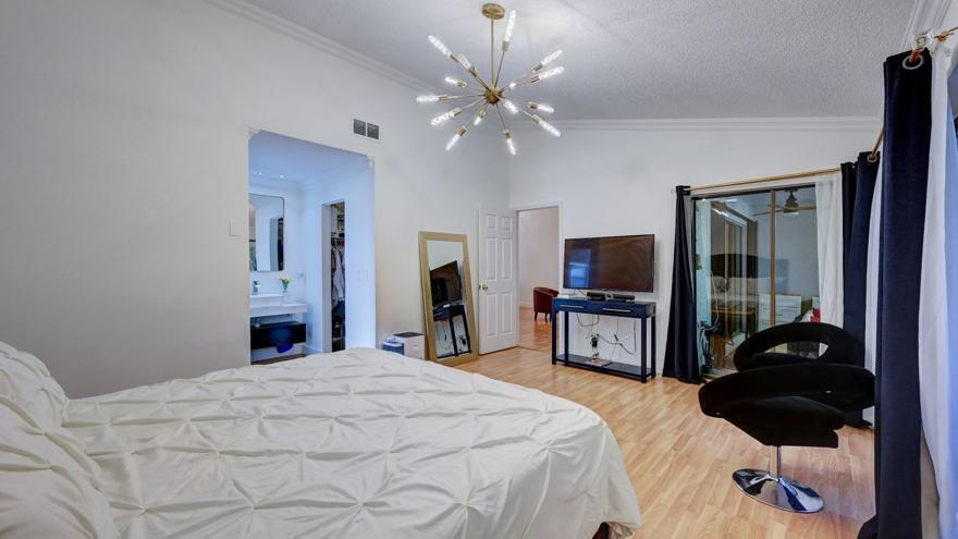CANARY PALM CLUB - Residential