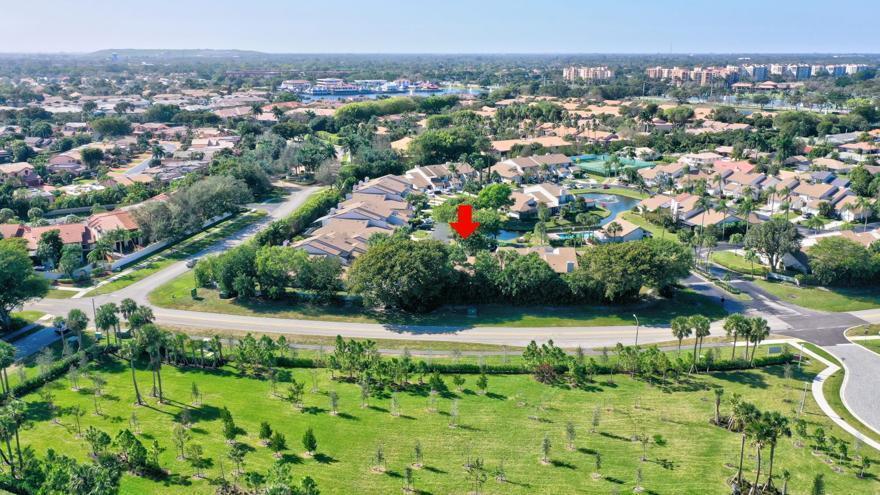 CANARY PALM CLUB - Residential