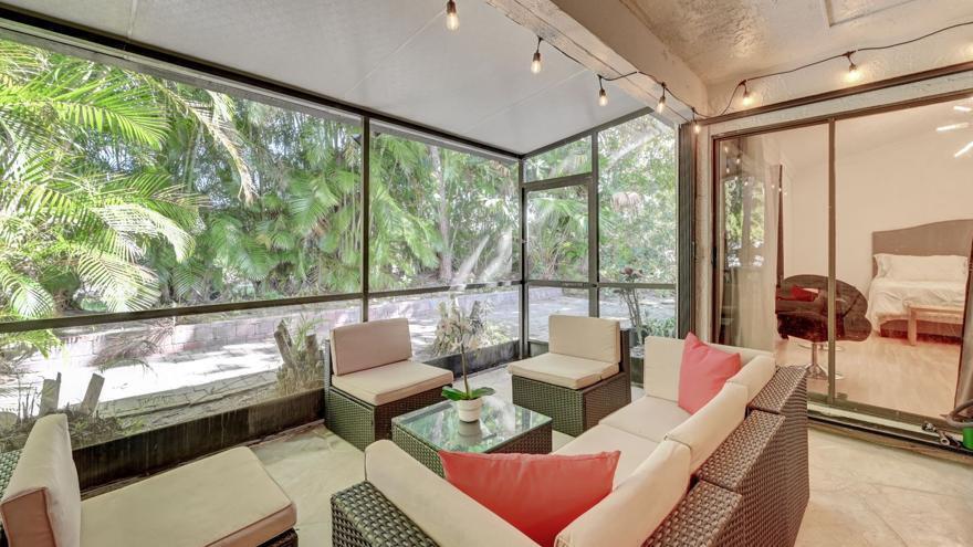 CANARY PALM CLUB - Residential