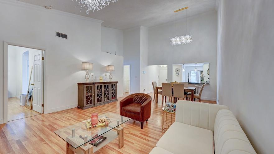 CANARY PALM CLUB - Residential