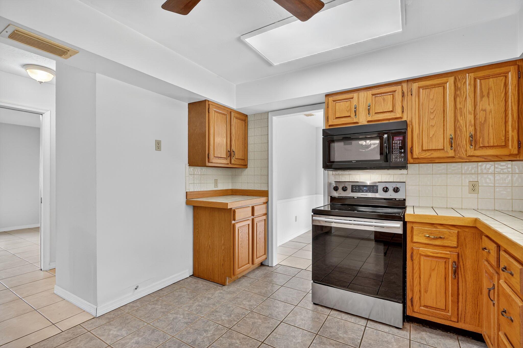 PINECREST LAKES - Residential