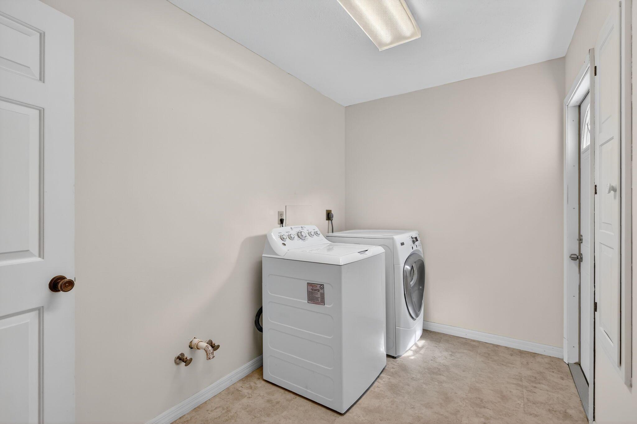 PINECREST LAKES - Residential