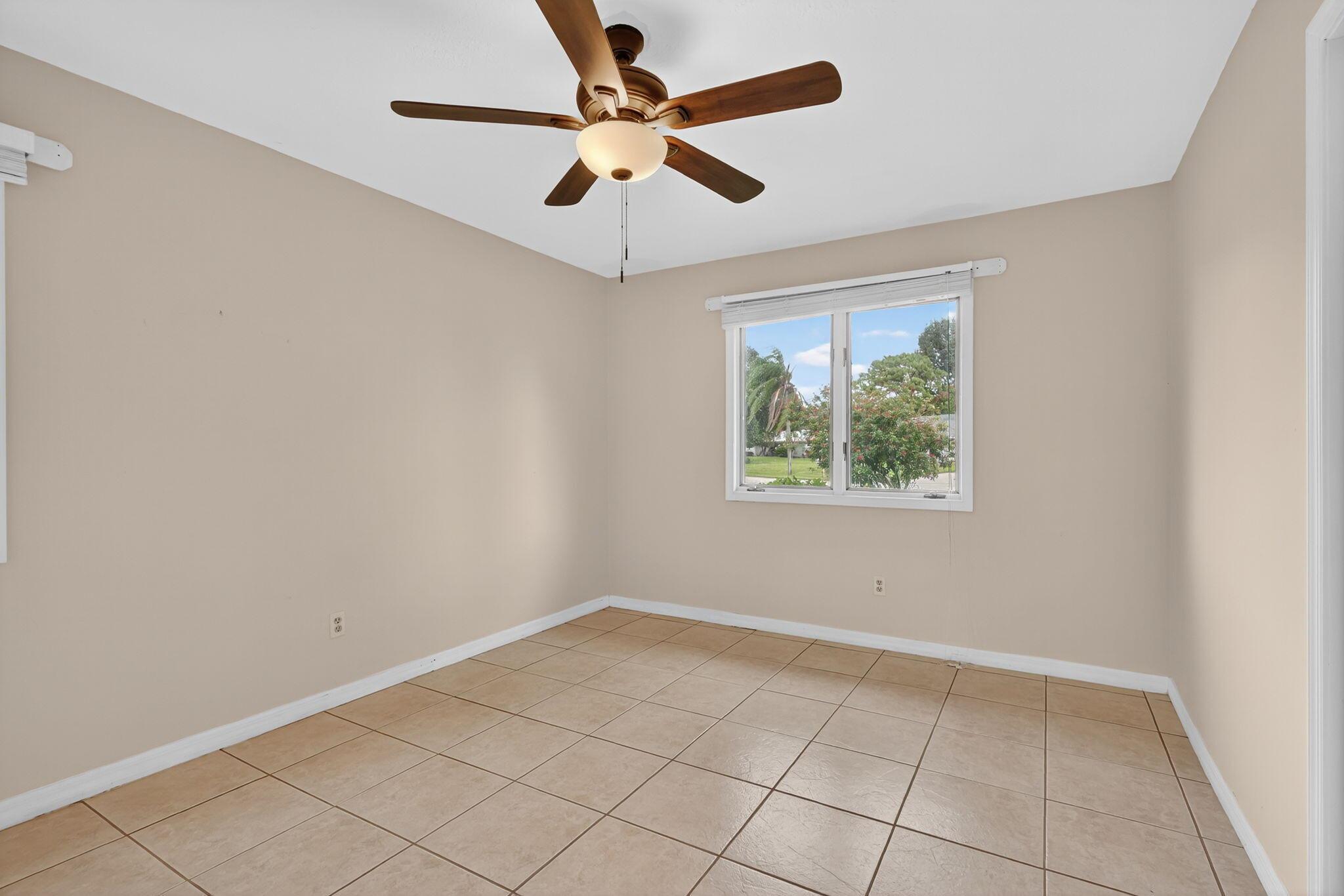 PINECREST LAKES - Residential