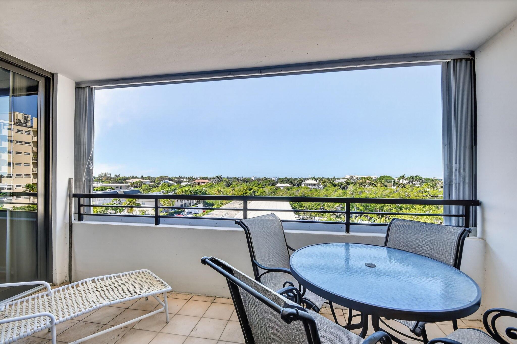 MAYFAIR HOUSE CONDO - Residential