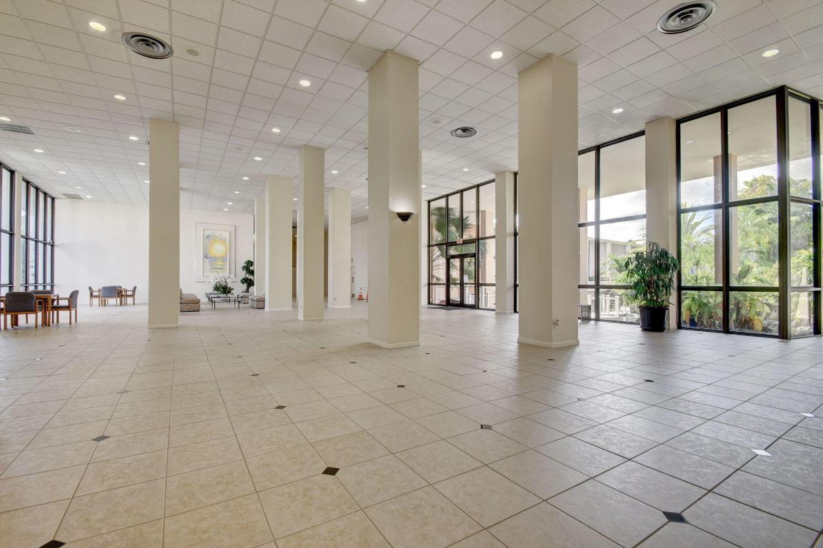 MAYFAIR HOUSE CONDO - Residential