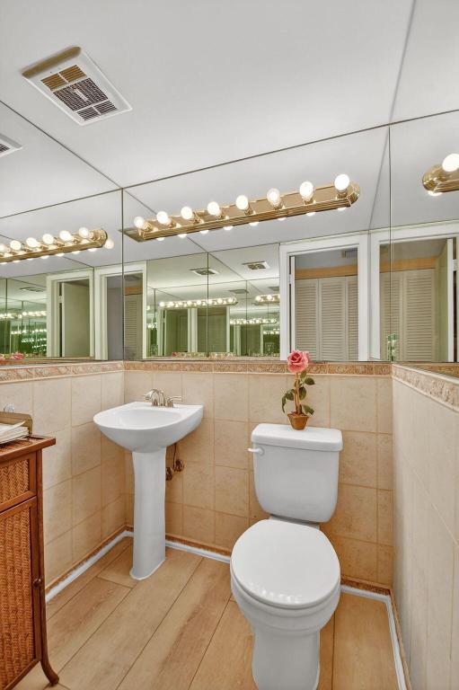 MAYFAIR HOUSE CONDO - Residential