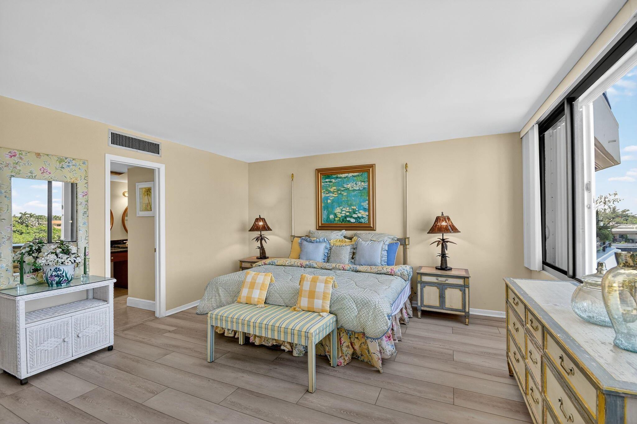 MAYFAIR HOUSE CONDO - Residential