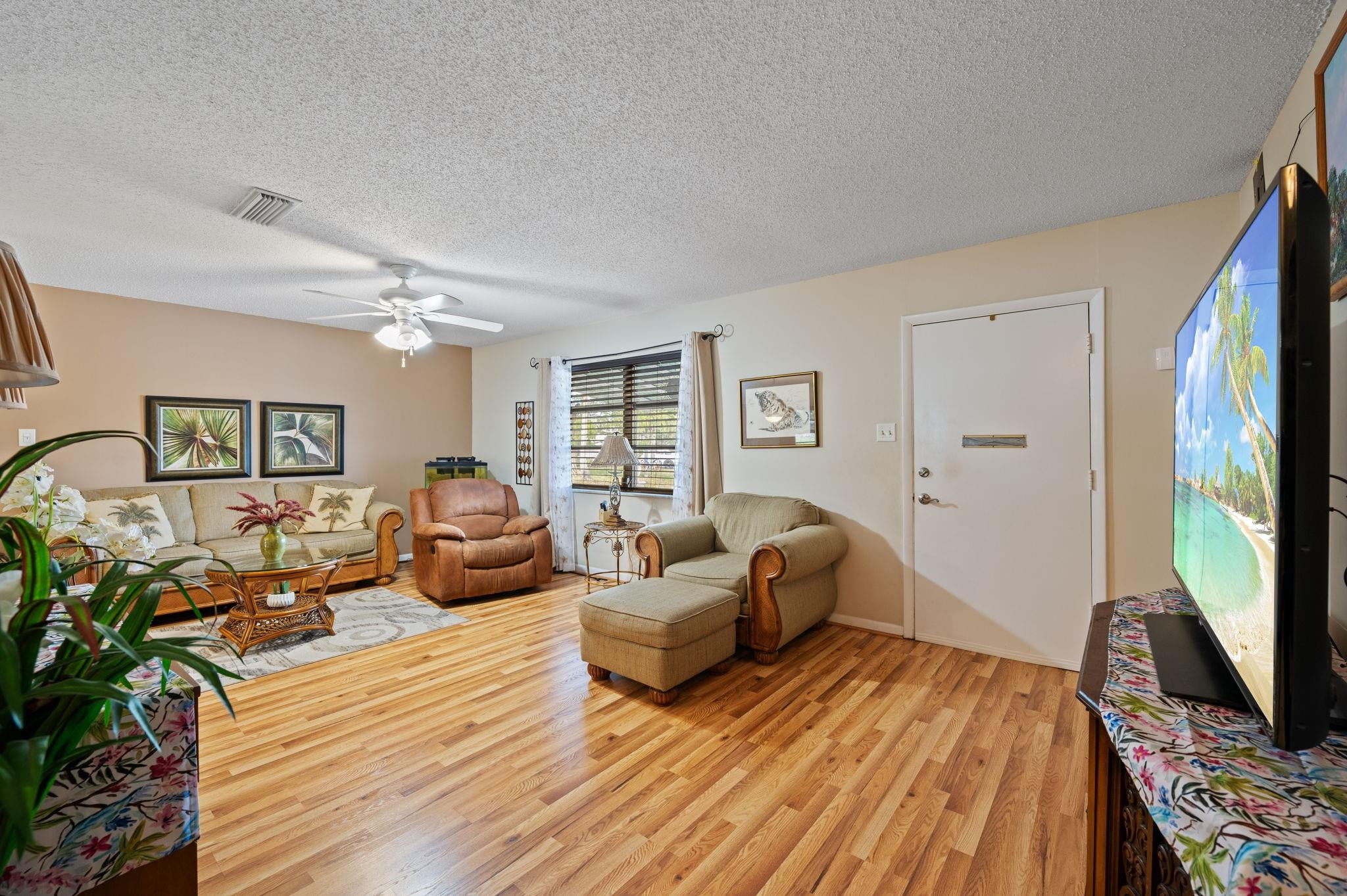 1540 NW 70th Terrace, Margate, FL, 33063/$405,000 3 1540 NW 70th Terrace