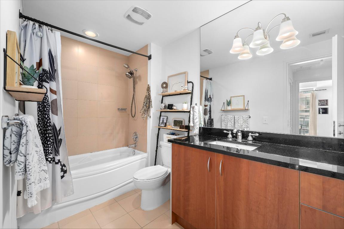 MET 1 CONDO - Residential Lease