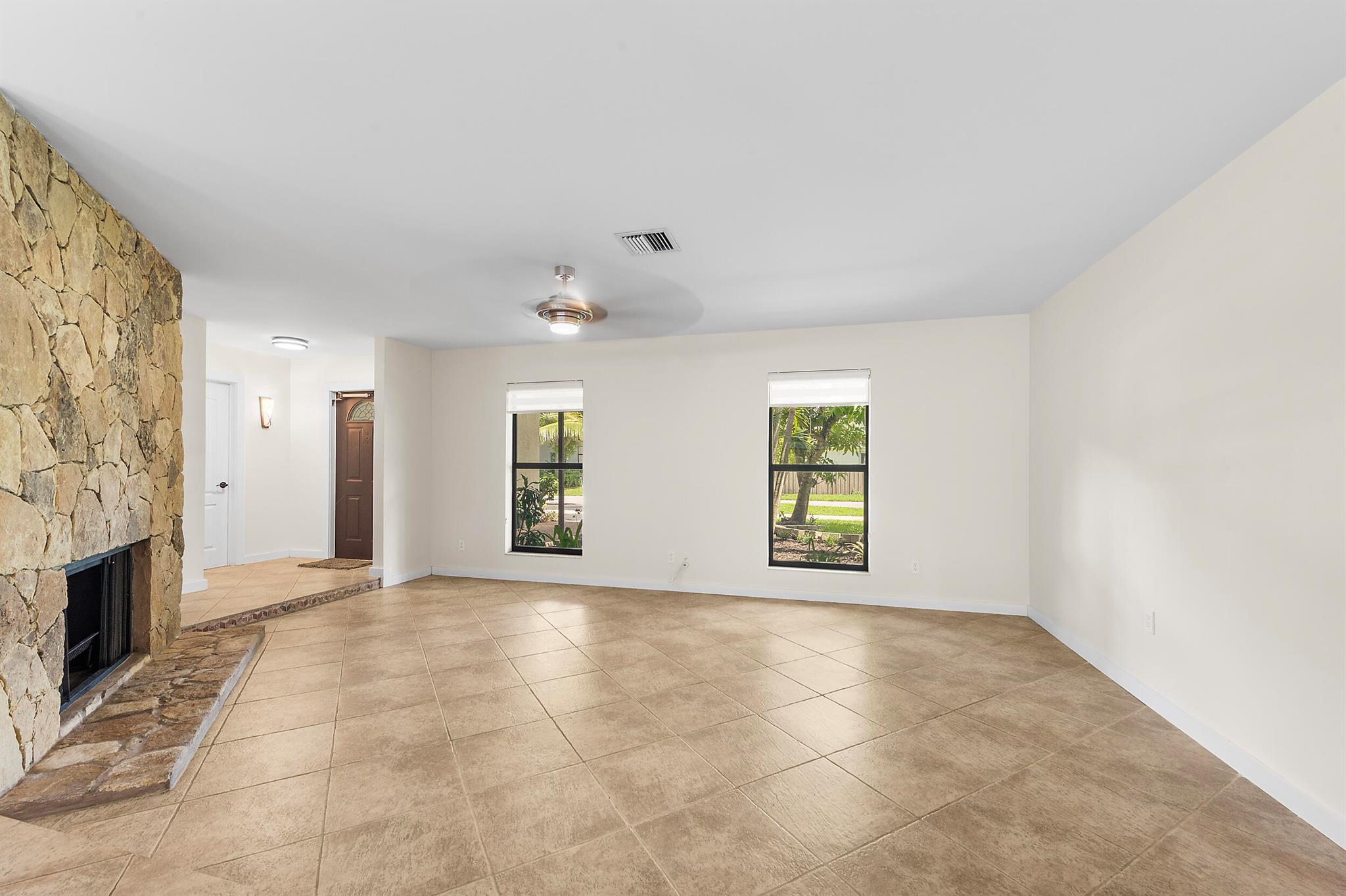 PEMBROKE LAKES SEC 6 - Residential