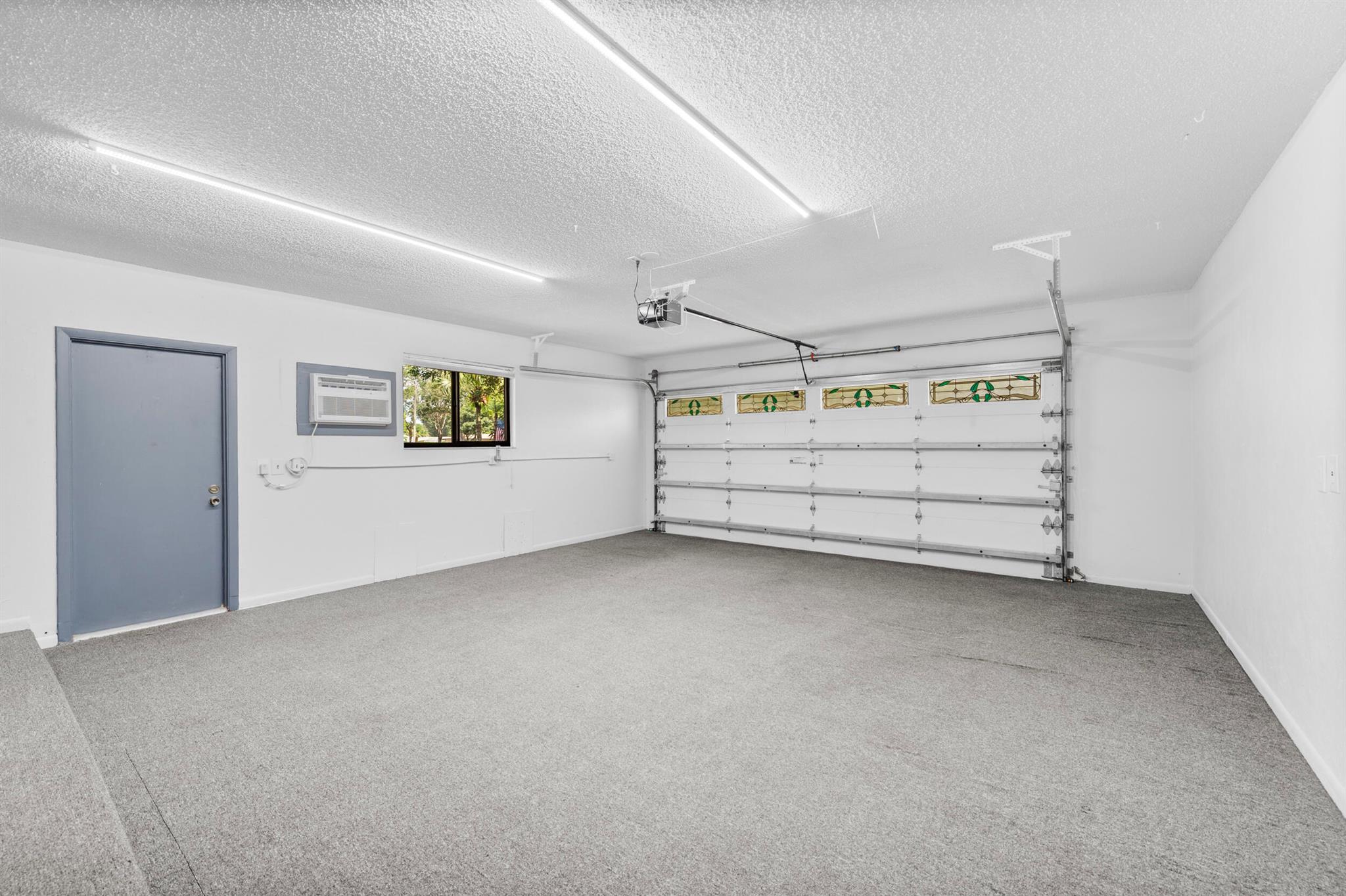 PEMBROKE LAKES SEC 6 - Residential