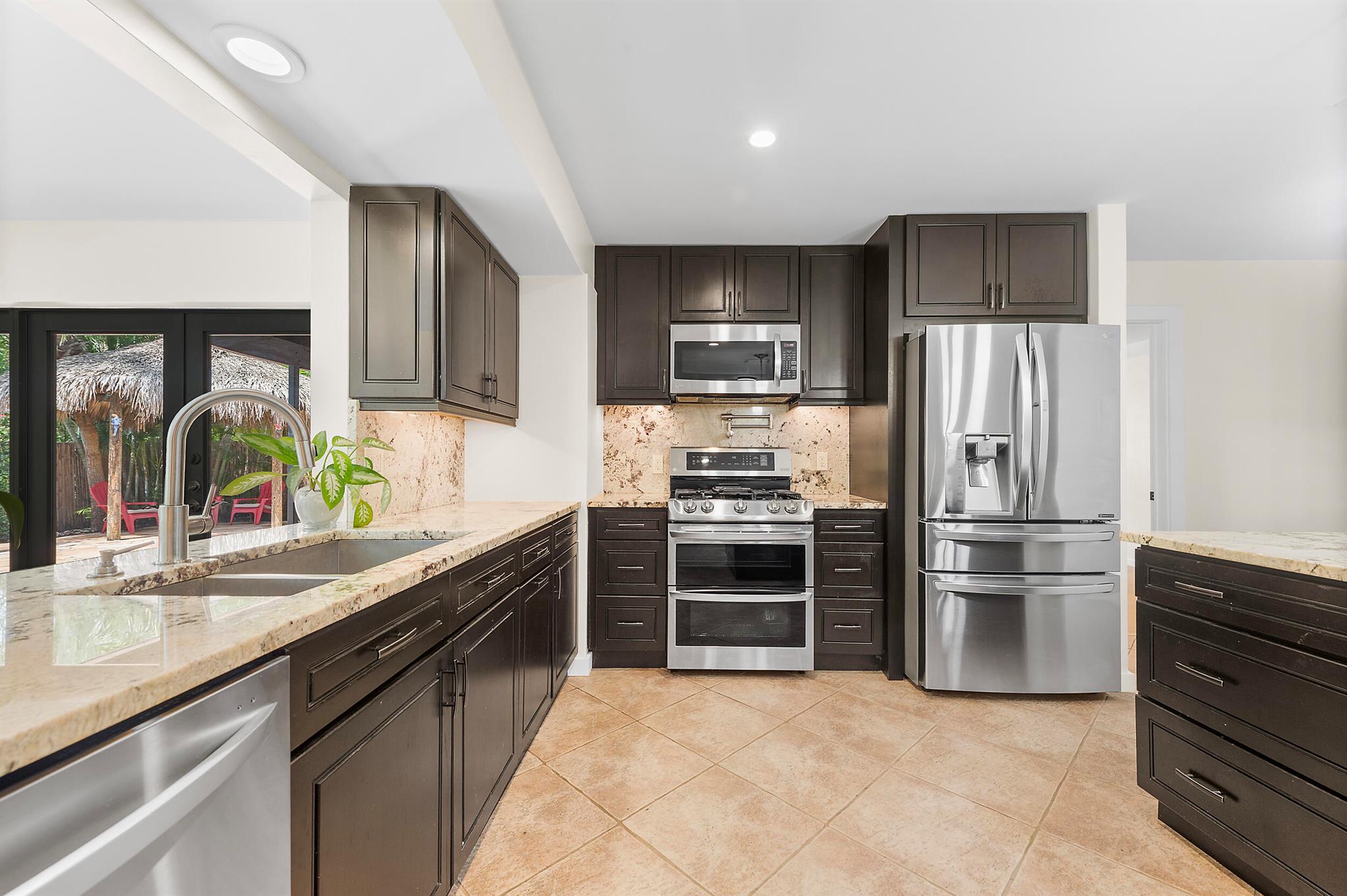 PEMBROKE LAKES SEC 6 - Residential