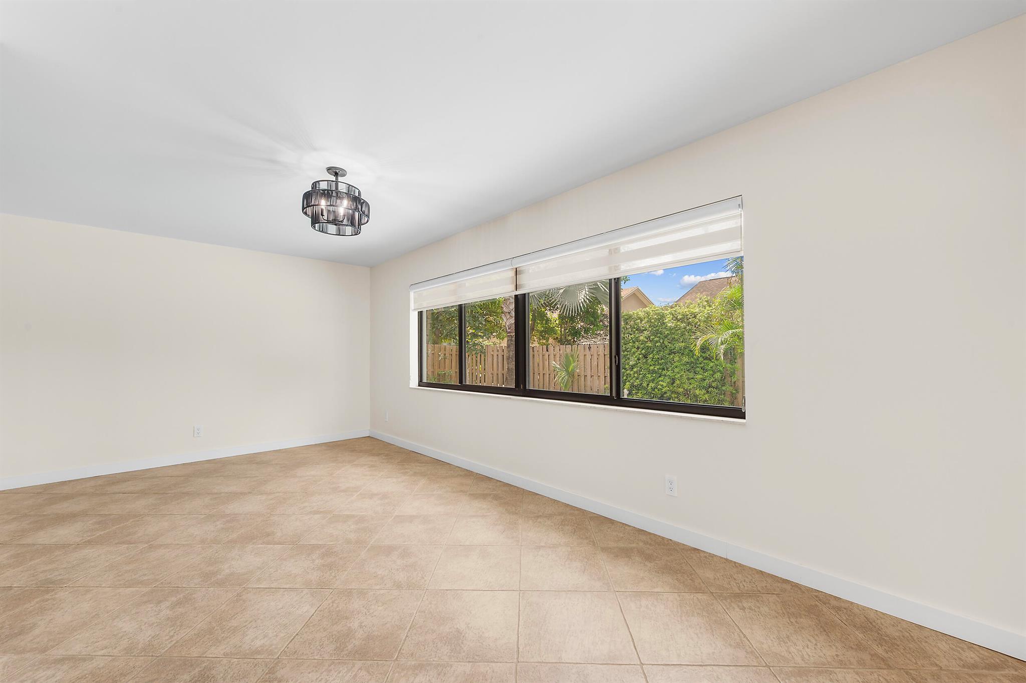 PEMBROKE LAKES SEC 6 - Residential